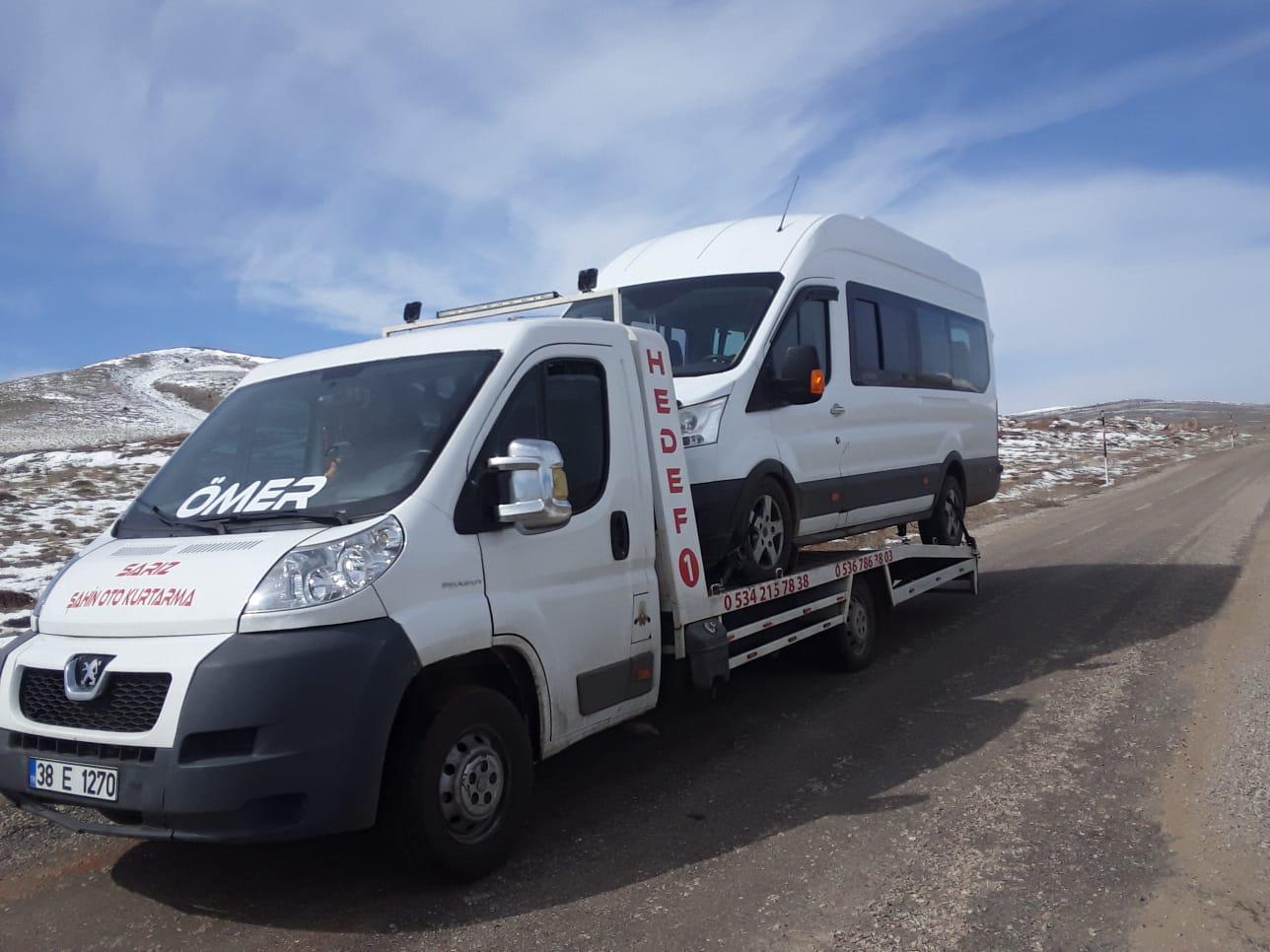 Kayseri Sarız 7/24 oto kurtarma işleri, 7/24 yol yardım hizmeti, 7/24 oto çekici işi yapanlar, şehirlerarası oto kurtarma, şehir içi yol yardım hizmetleri verilmektedir. 
Acil durumlarda yanınızda olmak için 7/24 oto kurtarma ve yol yardım hizmetleri sunuyoruz. Şehir içi ve şehirlerarası oto kurtarma hizmetlerimizle, aracınızın herhangi bir sorunuyla karşılaştığınızda hızlı ve güvenilir bir şekilde yardımcı oluyoruz. 7/24 oto çekici hizmetimizle, aracınızın herhangi bir yerden güvenli bir şekilde taşınmasını sağlıyor ve sizin için endişelenmenize gerek kalmıyor. Yol yardım hizmetlerimizle de, aracınızın herhangi bir sorunuyla karşılaştığınızda profesyonel bir ekip tarafından hızlıca müdahale ediyoruz. Acil durumlarda size bir telefon kadar yakınız ve her zaman hizmetinizdeyiz. Profesyonel ve deneyimli ekibimizle, güvenli bir yolculuk için bizimle iletişime geçebilirsiniz. Size özel çözümlerimizle, her türlü araç kurtarma ve yol yardım ihtiyacınızı karşılamak için buradayız.
