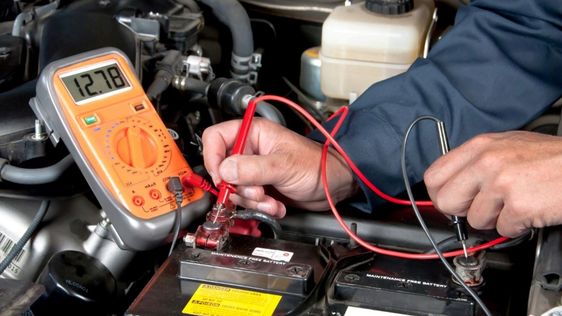 Ulaş oto elektrik olarak araçların en fazla arıza konusu olan elektrik aksamı hakkında profesyonel kadromuz ile siz değerli müşterilerimize yardımcı olmaktayız. Son zamanlarda oto marş ve şarj dinamo arızaları artmaktadır. Artan bu arıza türünde önemli olan sorunun kaynağının bulunmasıdır.