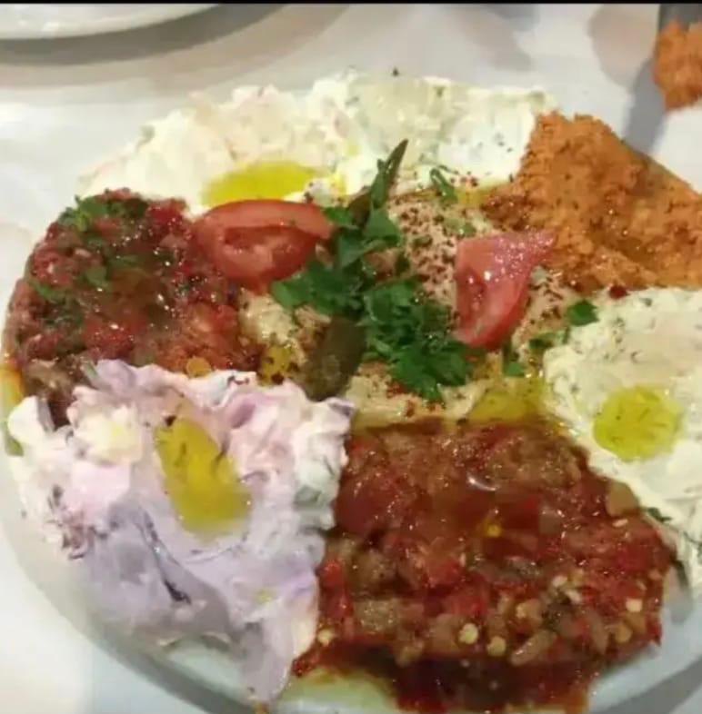 Hatay Defne lezzetli kebap satış işleri, en lezzetli kebap satışı, kebap çeşitleri satışı, içkili restaurant hizmeti, meze çeşitleri satışı, en uygun kebap, en lezzetli kebap nerede yenir, kebap satış hizmetleri verilmektedir. Kebap tutkunlarına özel bir çağrı: En lezzetli kebapları tatmak ve unutulmaz bir yemek deneyimi yaşamak için bizi tercih edin! Mekanımızda kebap çeşitleri satışı ve çeşitli mezelerin yanı sıra içkili restaurant hizmetiyle, sizleri enfes bir lezzet yolculuğuna çıkarıyoruz. İçten hizmet anlayışımız ve muhteşem lezzetlerimizle, her bir müşterimize özel bir deneyim sunuyoruz. En uygun kebap nerede yenir diye düşünüyorsanız, cevabı burada! Kaliteli malzemeler ve ustaca hazırlanan kebaplarımızla, damaklarınıza unutulmaz bir tat bırakıyoruz. Mekanımızda sadece yerinde hizmet veriyoruz, ancak isterseniz lezzetli kebaplarımızı eve de getirebilirsiniz. Sizleri lezzet dolu bir deneyime davet etmek için sabırsızlanıyoruz. Bizi tercih ettiğiniz için teşekkür ederiz, sizi restoranımızda ağırlamaktan mutluluk duyarız. Lezzetli kebaplar ve keyifli sohbetler için bize katılın.
