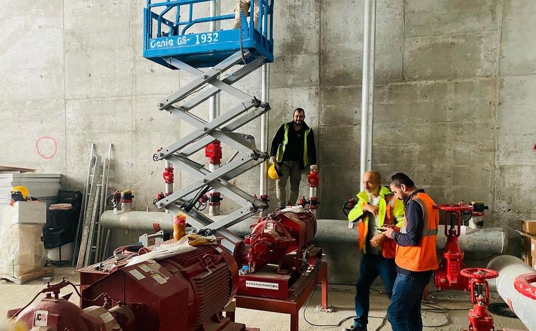 Yozgat Merkez kat kalorifer tesisat kurulum işleri, doğalgaz dönüşüm hizmeti, yerden ısıtma sistemleri döşeme, su tesisatı döşeme, mobil sistem kurulum hizmeti, güneş enerji montajı, ısıtma sistemleri kurulumu, tesisat malzemeleri satış hizmetleri verilmektedir. 
Isıtma ve tesisat ihtiyaçlarınıza özel çözümler sunarak konforunuzu artırıyoruz. Kat kalorifer tesisat kurulum işlerimizle, evinizde veya işyerinizde etkili bir ısıtma sistemi oluşturuyoruz. Ayrıca, doğalgaz dönüşüm hizmetimizle, daha ekonomik ve çevre dostu bir enerji kullanımına geçiş yapmanızı sağlıyoruz. Yerden ısıtma sistemleri döşeme hizmetimizle, mekânlarınızı homojen bir şekilde ısıtarak konforlu bir ortam sağlıyoruz. Su tesisatı döşeme işlerimizle, suyunuzu güvenilir bir şekilde dağıtıyor ve kullanımınızı kolaylaştırıyoruz. Mobil sistem kurulum hizmetimizle, geçici veya mobil ihtiyaçlarınızı karşılıyoruz. Güneş enerji montajı ile çevre dostu ve sürdürülebilir enerji kaynaklarına geçiş yapmanızı sağlıyoruz. Isıtma sistemleri kurulumuyla, mekânlarınızı istediğiniz sıcaklıkta tutmanızı sağlıyoruz. Ayrıca, tesisat malzemeleri satış hizmetimizle, ihtiyaçlarınıza uygun kaliteli malzemeleri temin etmenizi sağlıyoruz. Uzman ekiplerimiz ve kaliteli malzemelerimizle, ısıtma ve tesisat konularında size en iyi hizmeti sunmak için buradayız. İhtiyaçlarınızı karşılamak ve konforunuzu artırmak için bize ulaşın.
