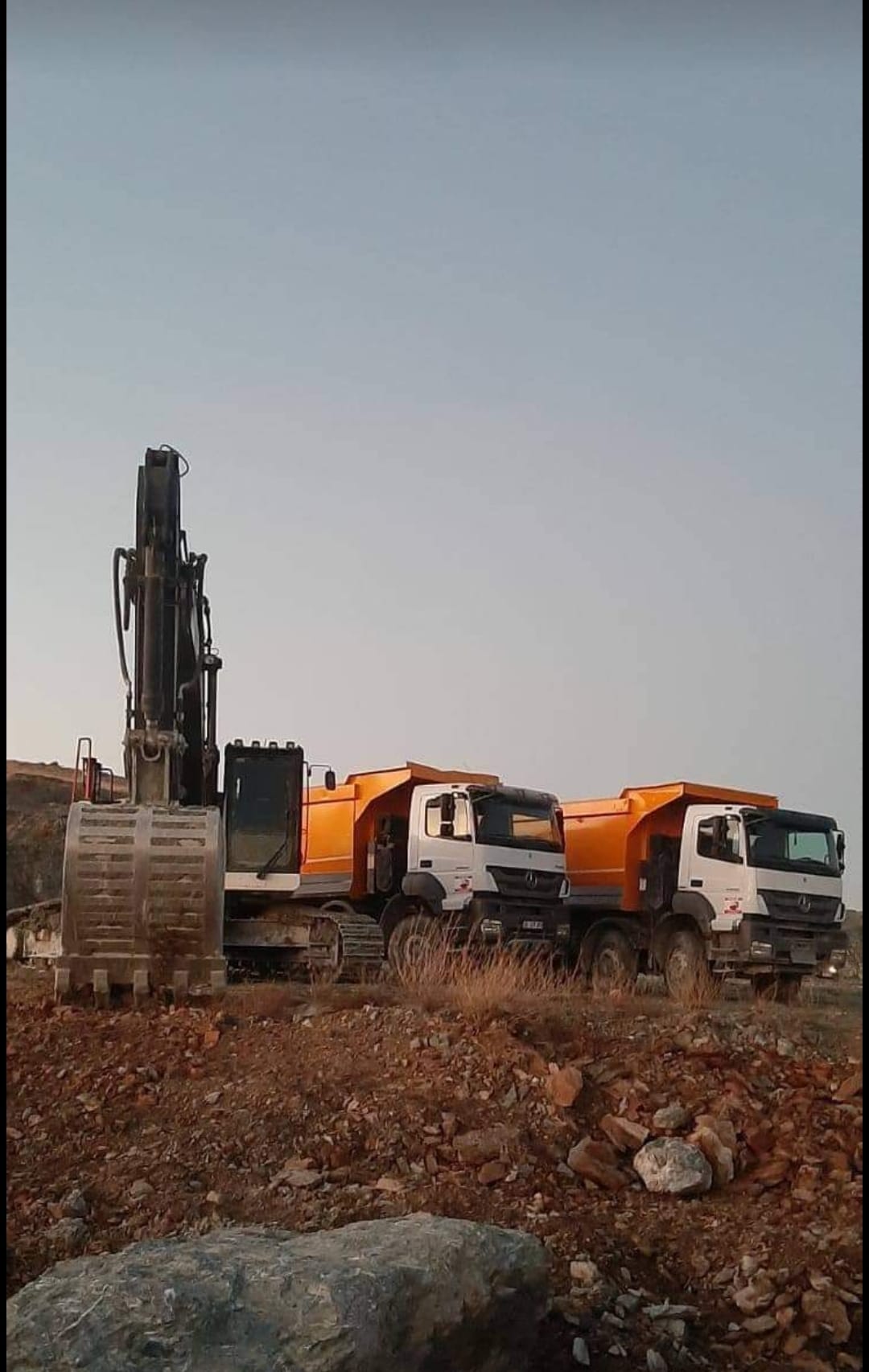 Kütahya merkez alt yapı kazı işleri, göl baraj inşaat hizmeti, maden inşaat hizmeti, bina yıkım kırımı, hafriyat işi yapanlar, moloz taşıma hizmeti, kanal kazıları hizmeti, beton saha hazırlama, alt yapı kazı hizmeti, kazı dolgu uygulama, temel kazma hizmetleri verilmektedir.
Firmamız, geniş bir yelpazede inşaat ve alt yapı hizmetleri sunmaktadır. Alt yapı kazı işleri, göl ve baraj inşaatı, maden inşaatı, bina yıkımı ve kırımı, hafriyat işleri, moloz taşıma hizmetleri, kanal kazıları, beton saha hazırlama, kazı dolgu uygulamaları, temel kazma gibi birçok alanda uzmanız. Deneyimli ve profesyonel ekibimiz ile modern ekipmanlarımızı bir araya getirerek, her türlü inşaat ve alt yapı projenizi başarıyla gerçekleştiriyoruz. Müşteri memnuniyetini ve güvenliği ön planda tutarak, projenizin gereksinimlerini karşılayacak en etkili ve verimli çözümleri sunuyoruz. İnşaat ve alt yapı işleriniz için bize güvenebilir, kaliteli ve zamanında hizmet alabilirsiniz.